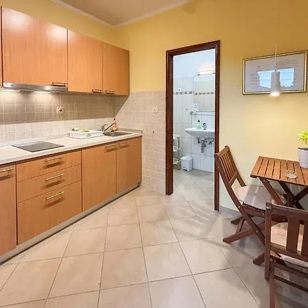 1 Bedroom In Rab Appartement *